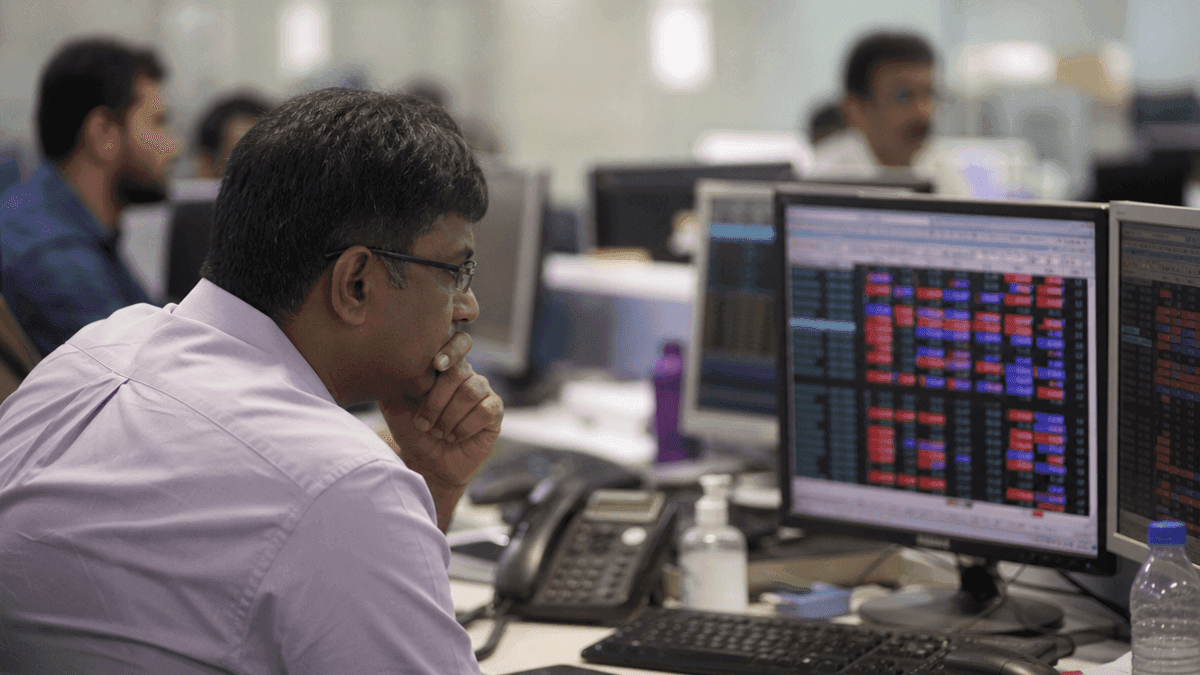 Sensex Climbs 563 Points on Fed Comments & Strong GDP