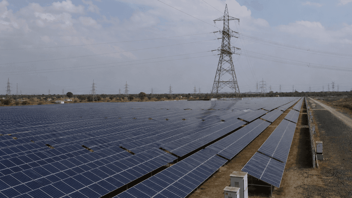 Adani Energy Secures 2,500 MW Renewable Deal with MSEDCL