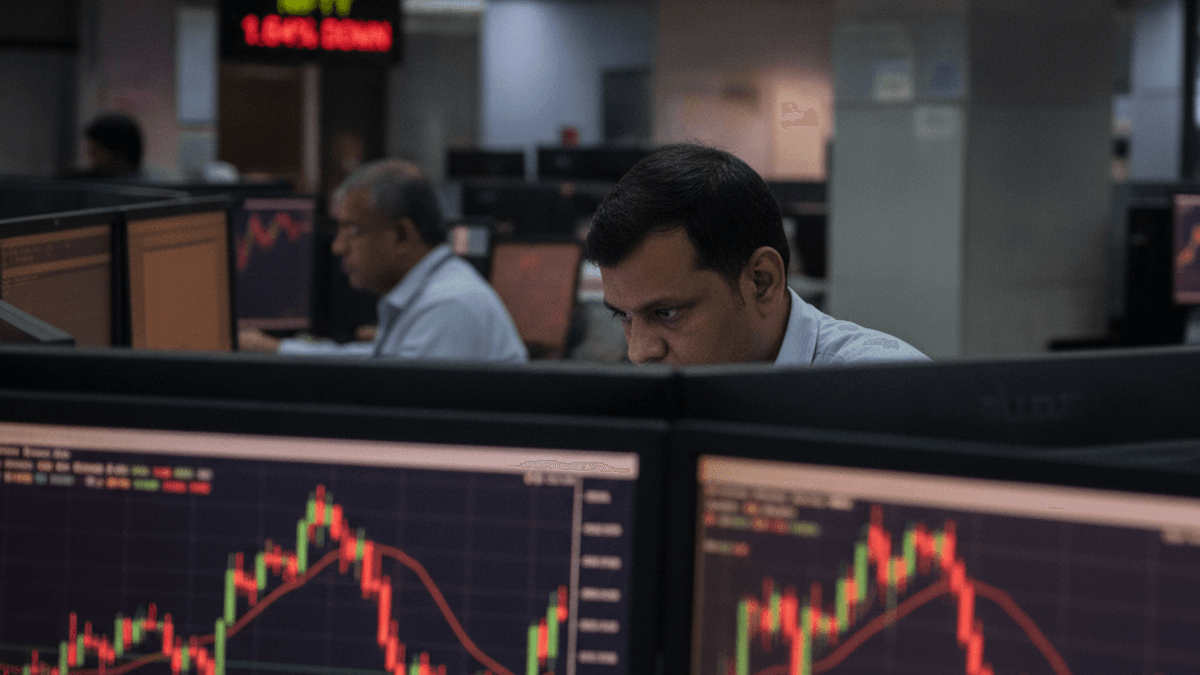 Morning Brief: Nifty Falls 1.64% to 23,063; FIIs Offload ₹5,027 Crore Amid Global Sell-off | 25 Sept 2026, 08:15 AM IST