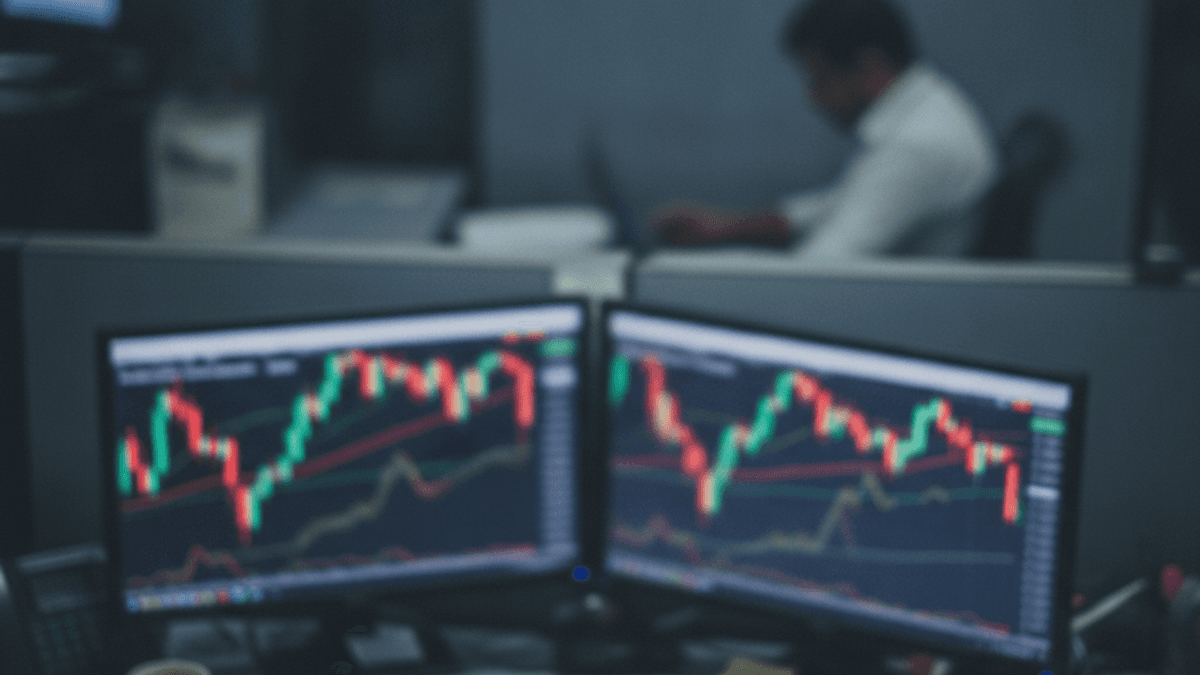 Morning Brief: Nifty Rises 0.23% to 23,270; FIIs Net Sell ₹3,208 Cr Amid Volatility | 18 Sept 2026, 08:15 AM IST
